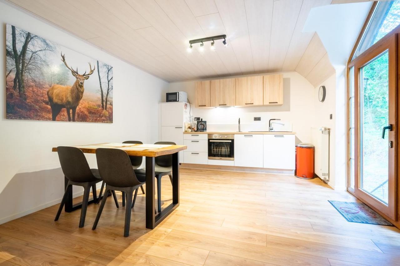 Bills Lodge, le plaisir de la rivière à 2 minutes du centre! La-Roche-en-Ardenne Extérieur photo